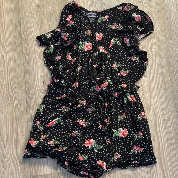Flower romper - Picture 1 of 4